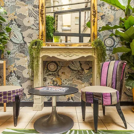 Young And Happy Latin Quarter By Hiphophostels Auberge de jeunesse