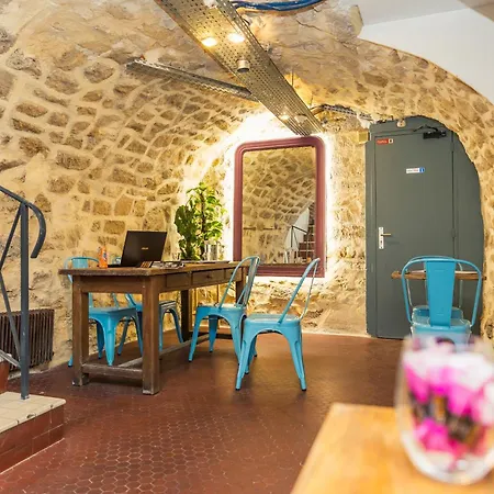 Young And Happy Latin Quarter By Hiphophostels Auberge de jeunesse Paris