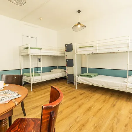 Young And Happy Latin Quarter By Hiphophostels