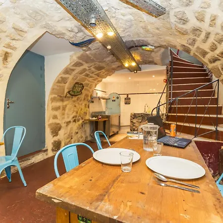Auberge de jeunesse Young And Happy Latin Quarter By Hiphophostels *