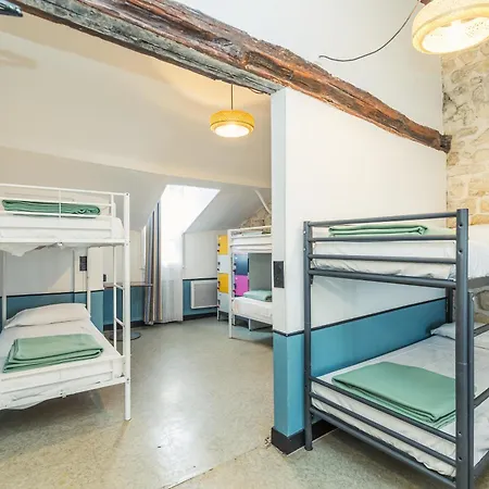 Young And Happy Latin Quarter By Hiphophostels * Paris