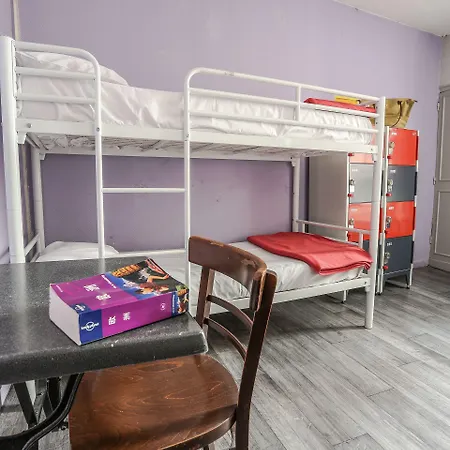 Young And Happy Latin Quarter By Hiphophostels Paris