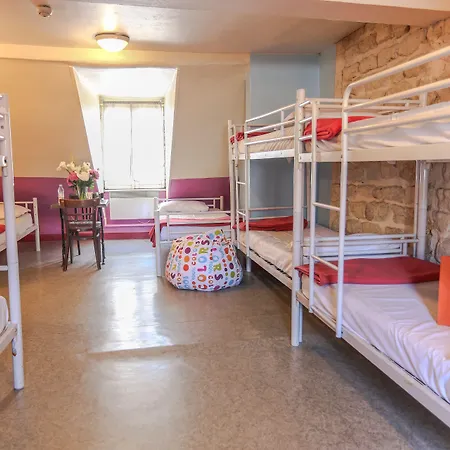 Hostel Young And Happy Latin Quarter By Hiphophostels Párizs