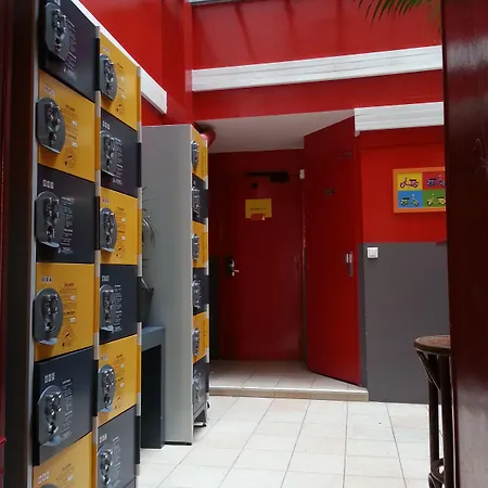 Young And Happy Latin Quarter By Hiphophostels * Paris