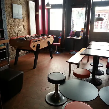 Young And Happy Latin Quarter By Hiphophostels Hostel *