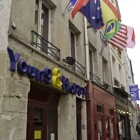 Hostel Young And Happy Latin Quarter By Hiphophostels