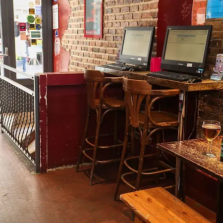 Vandrarhem Young And Happy Latin Quarter By Hiphophostels