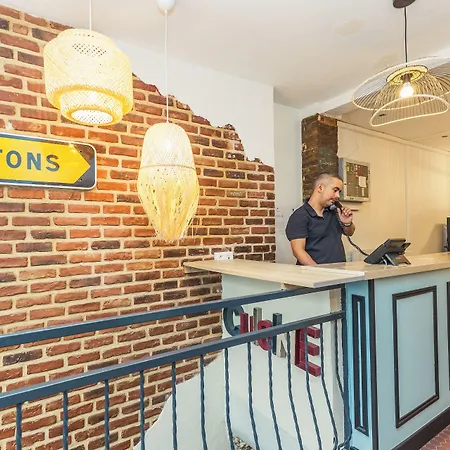 Young And Happy Latin Quarter By Hiphophostels Hostel