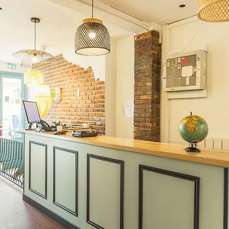 Hostel Young And Happy Latin Quarter By Hiphophostels *