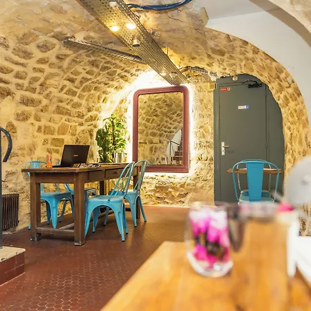 Auberge de jeunesse Young And Happy Latin Quarter By Hiphophostels *