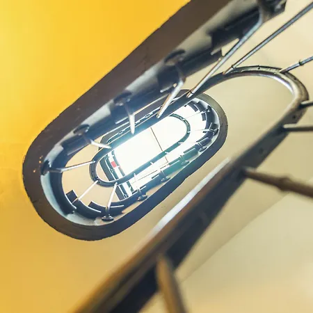 Vandrarhem Young And Happy Latin Quarter By Hiphophostels *