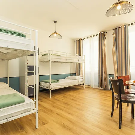Hostel Young And Happy Latin Quarter By Hiphophostels