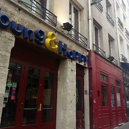 Young And Happy Latin Quarter By Hiphophostels * Paryż