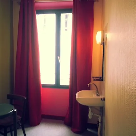 Young And Happy Latin Quarter By Hiphophostels Auberge de jeunesse *
