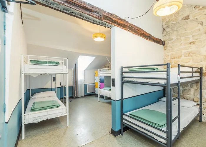 Young And Happy Latin Quarter By Hiphophostels * Parigi