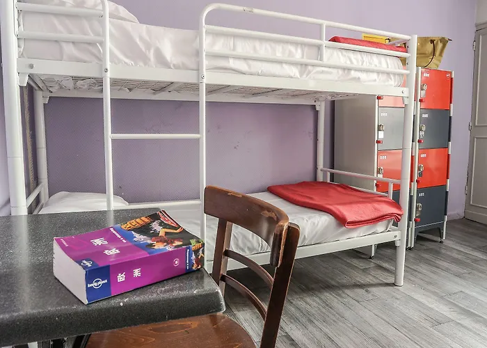 Young And Happy Latin Quarter By Hiphophostels Parigi