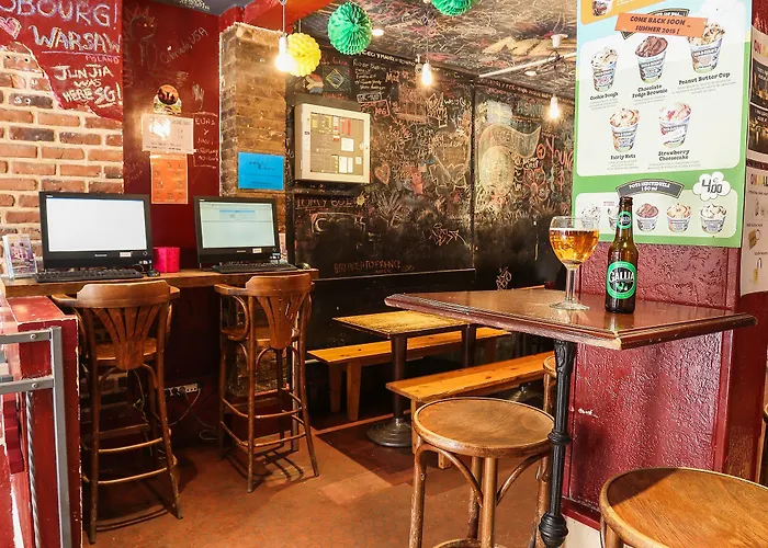 Young And Happy Latin Quarter By Hiphophostels