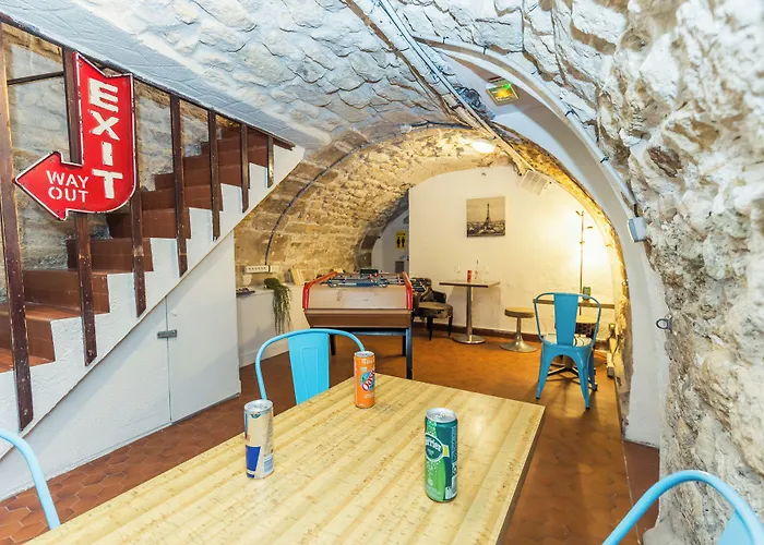 Young And Happy Latin Quarter By Hiphophostels Parigi