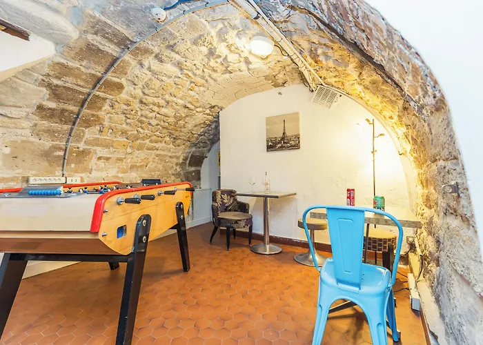 Ostello Young And Happy Latin Quarter By Hiphophostels