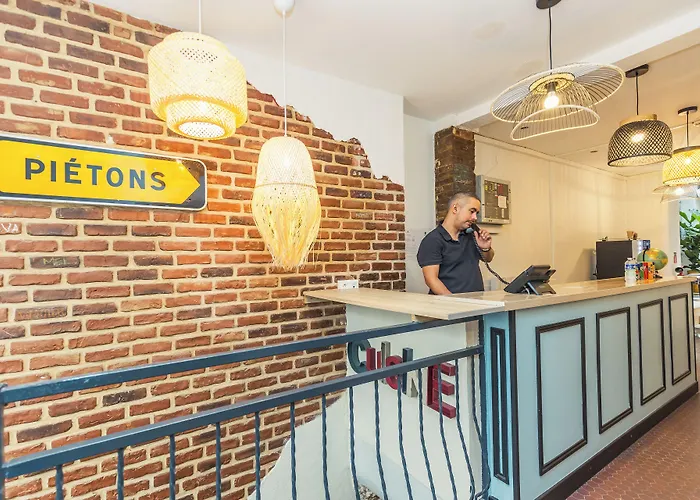 Young And Happy Latin Quarter By Hiphophostels Ostello