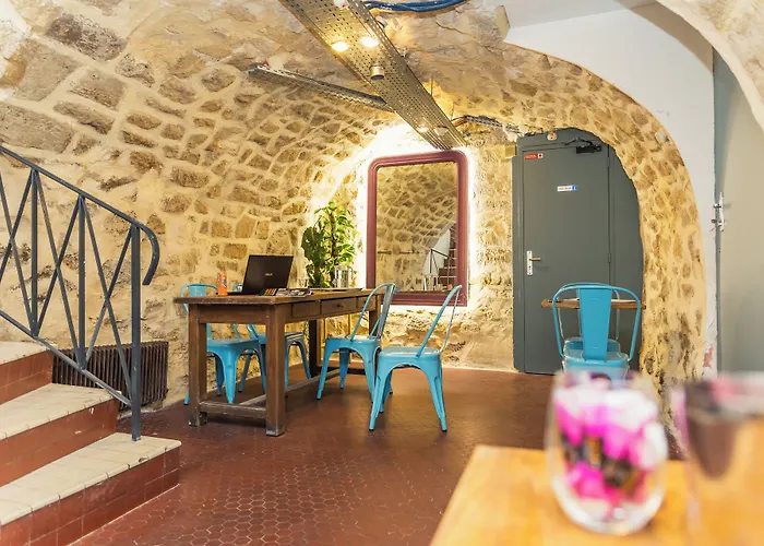 Young And Happy Latin Quarter By Hiphophostels * Parigi