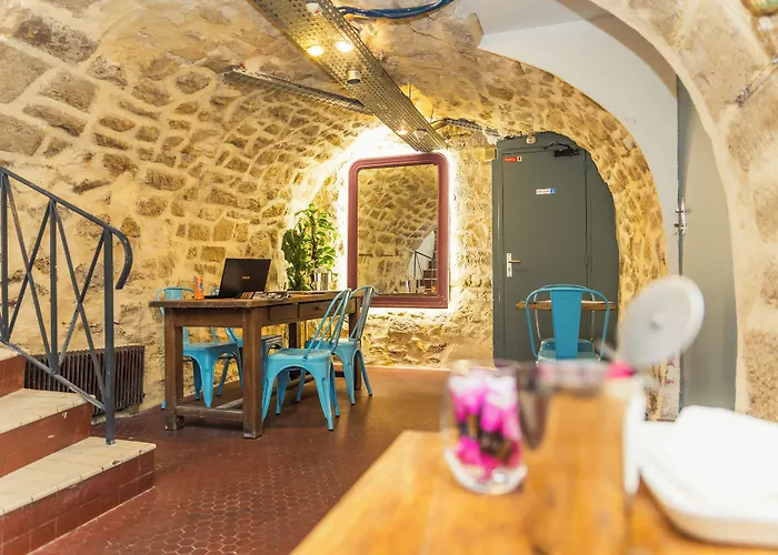 Ostello Young And Happy Latin Quarter By Hiphophostels *