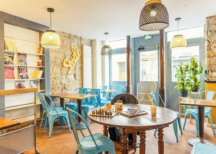 Young And Happy Latin Quarter By Hiphophostels Ostello