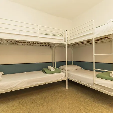 호스텔 영 앤 해피 라틴 쿼터 바이 힙합호스텔스 *