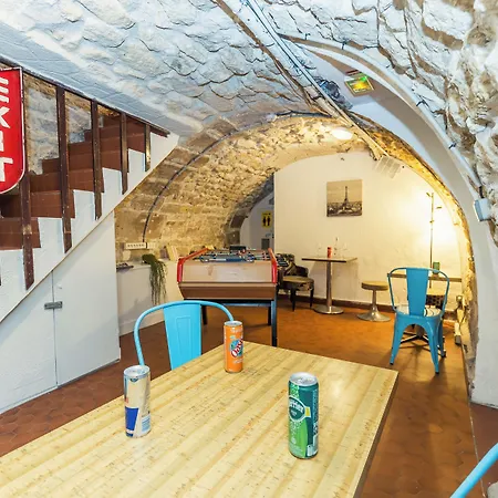 영 앤 해피 라틴 쿼터 바이 힙합호스텔스 파리