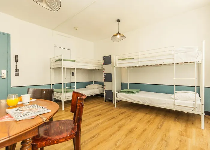 Young And Happy Latin Quarter By Hiphophostels Hostel *