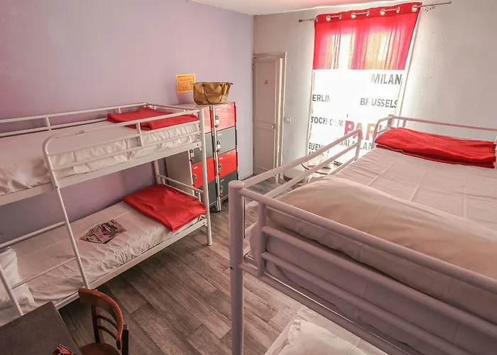 Hostel Young And Happy Latin Quarter By Hiphophostels *
