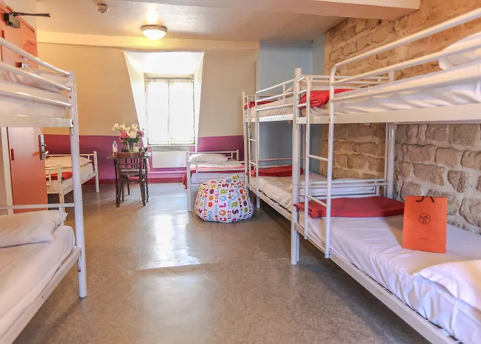 Hostel Young And Happy Latin Quarter By Hiphophostels Paris