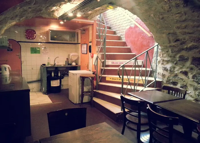 Young And Happy Latin Quarter By Hiphophostels Paris