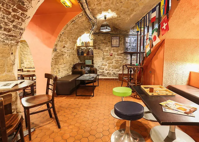 Young And Happy Latin Quarter By Hiphophostels * Paris