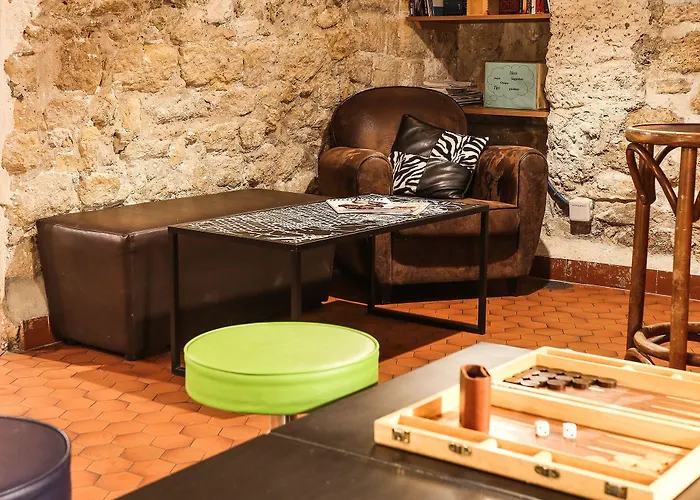 Young And Happy Latin Quarter By Hiphophostels Hostel *