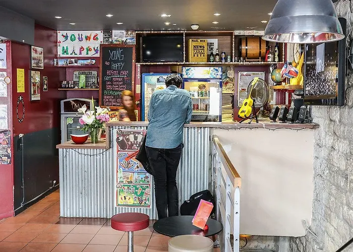 Young And Happy Latin Quarter By Hiphophostels Hostel Paris