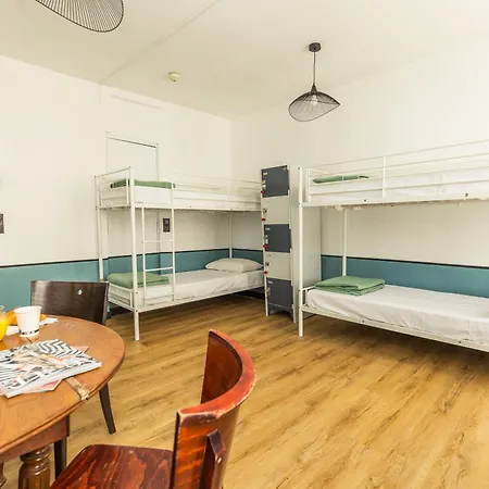 Young And Happy Latin Quarter By Hiphophostels * París