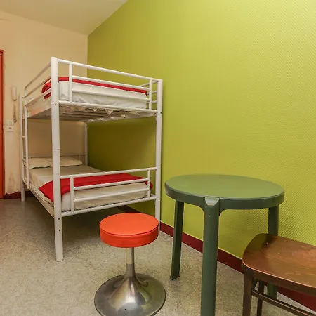 Hostal Young And Happy Latin Quarter By Hiphophostels París