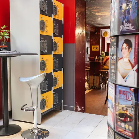 Young And Happy Latin Quarter By Hiphophostels París